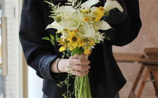 2033年农历腊月十一结婚黄道吉日 今日办喜事好吗