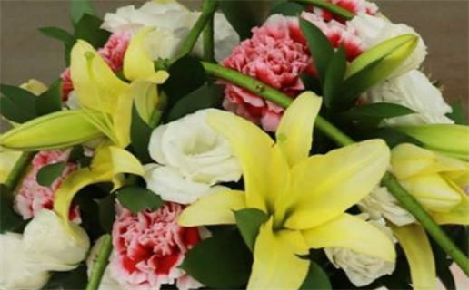 2035年农历四月初三领证吉日查询 今日登记领证好不好