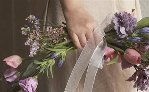 2029年农历四月初三是不是领证吉日 领证吉利吗